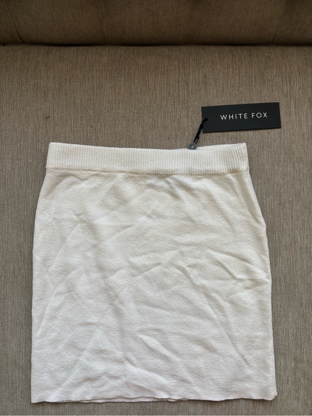 brand new! white fox boutique ivory white knit cozy stretchy mini skirt🤍